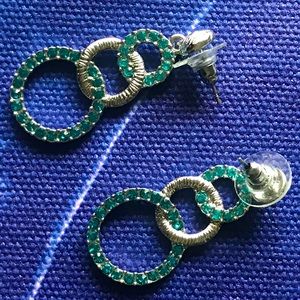3-interlocked circle dangle earrings